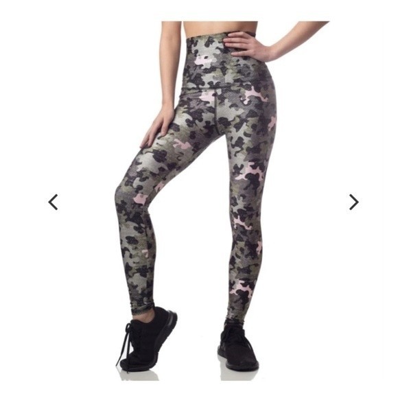 EMILY HSU HIGH WAIST PUZZLE PIECES CAMO LEGGINGS - Picture 2 of 7